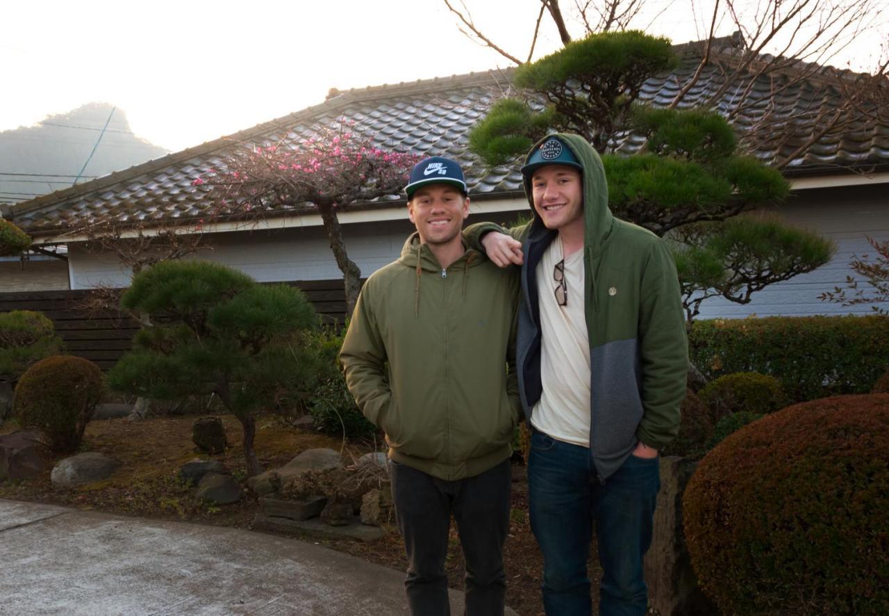 קירישימה Live Here Like Local Japanese Do מראה חיצוני תמונה