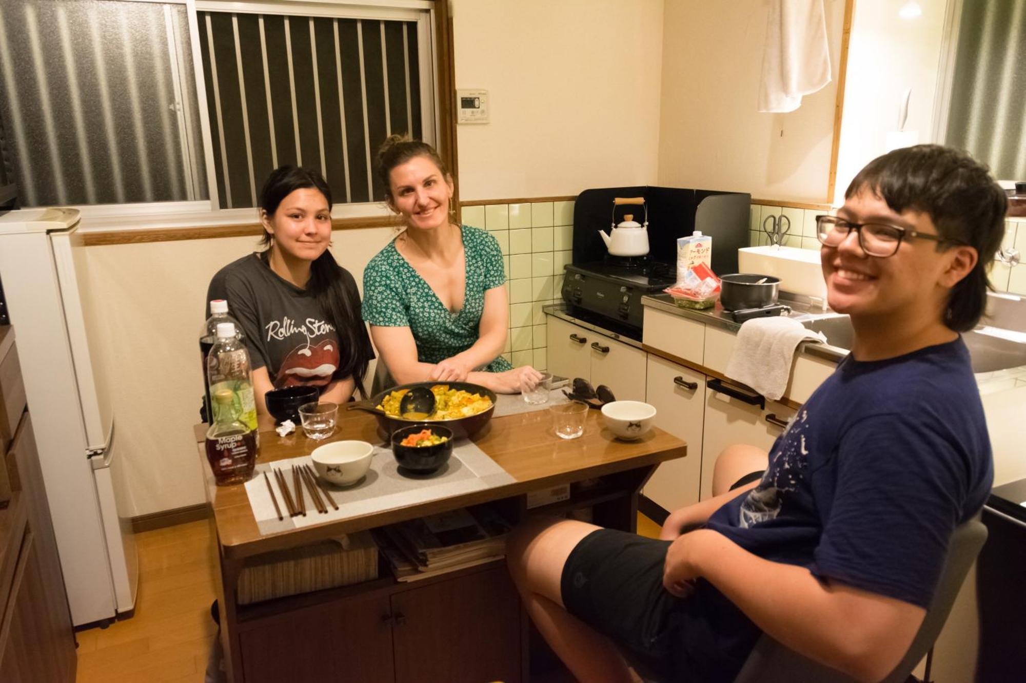 קירישימה Live Here Like Local Japanese Do מראה חיצוני תמונה